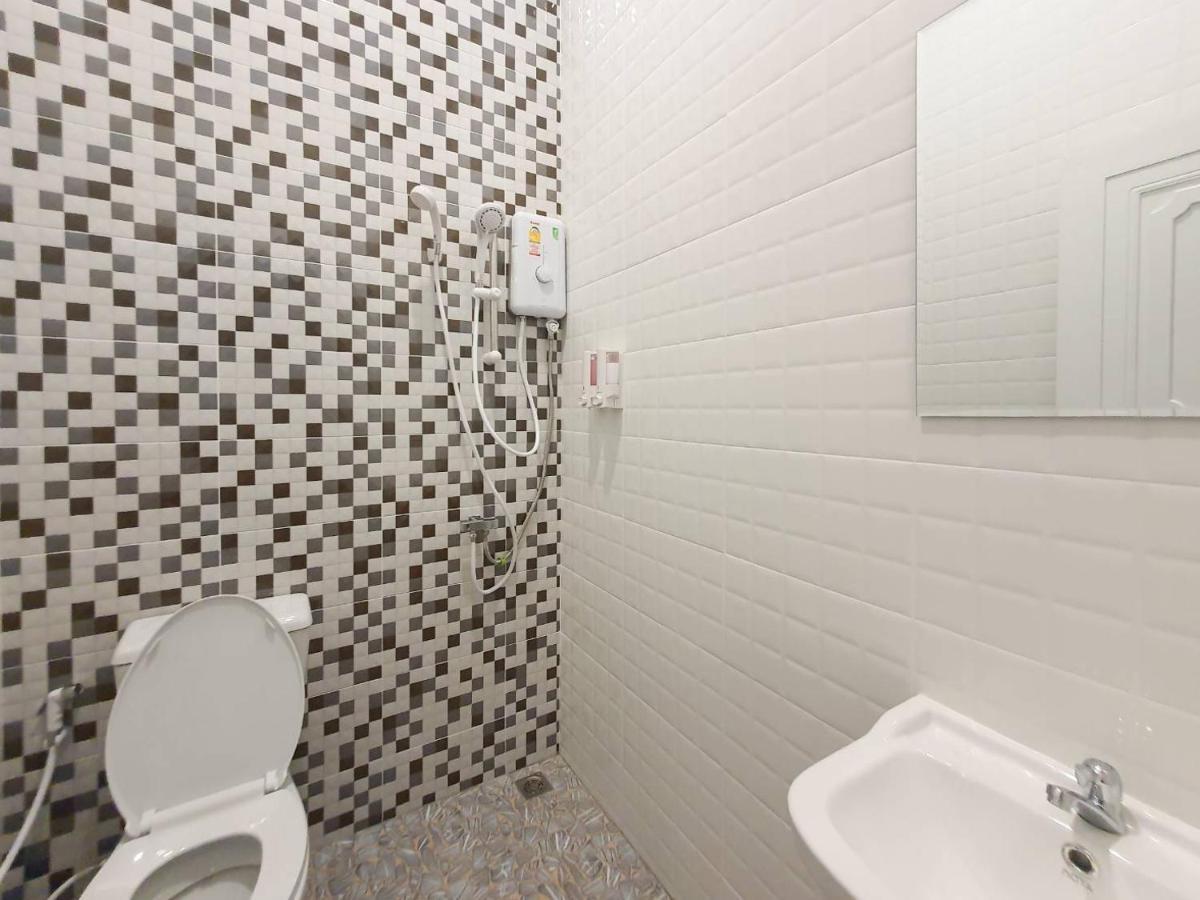 We Hostel Khaolak خاو لاك المظهر الخارجي الصورة